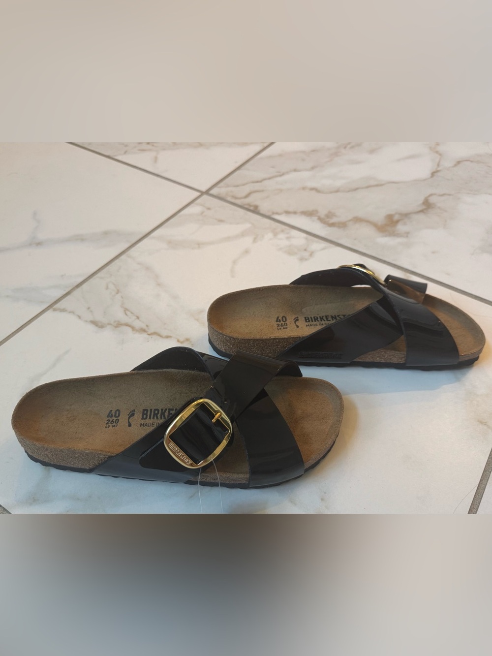 Birkenstock Siena Women’s Black Patent Slide Sandals with Big Gold Buckles NWOT - Picture 3 of 5